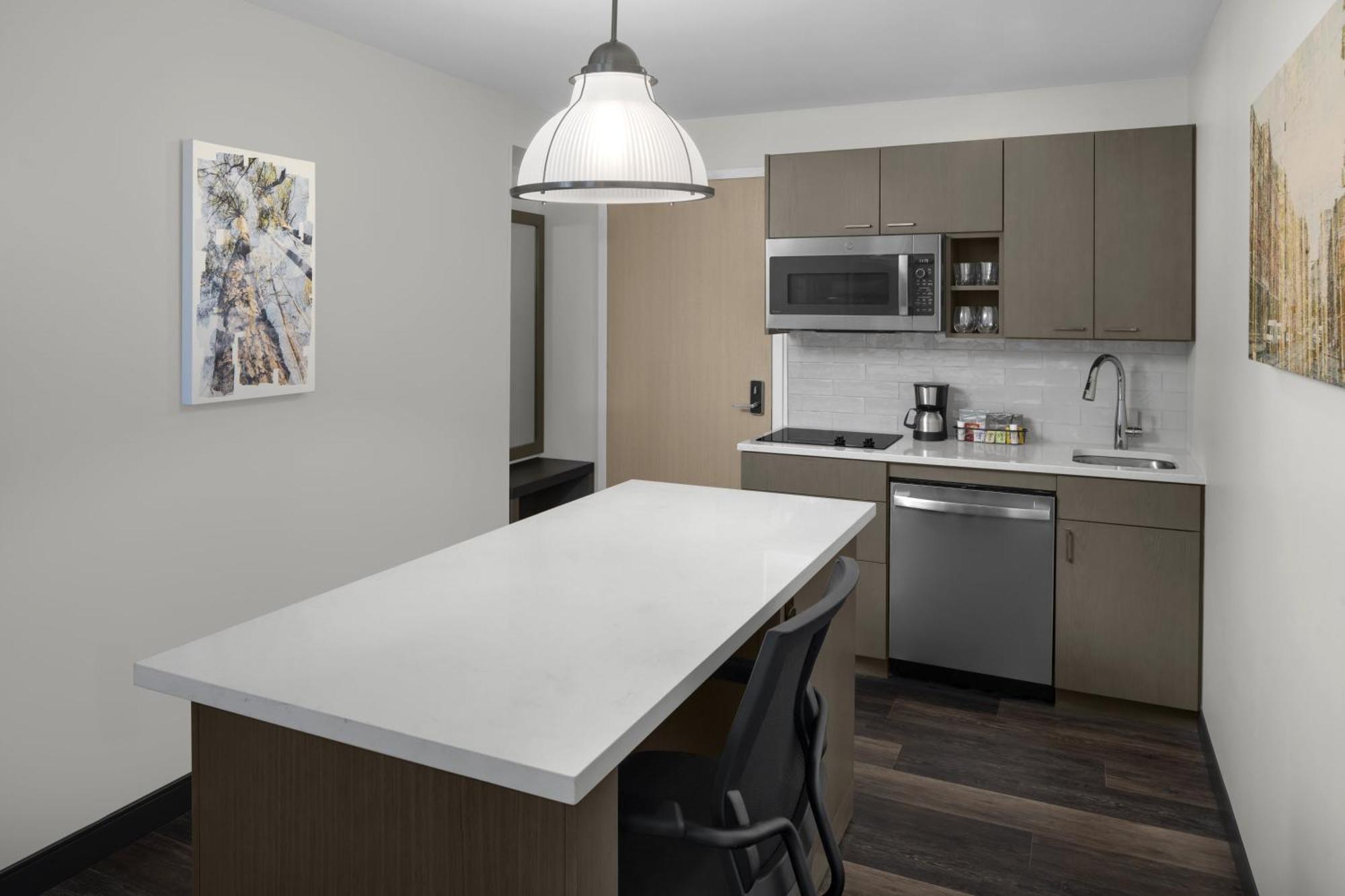 Hyatt House Raleigh Downtown/Seaboard Station Hotel Стая снимка