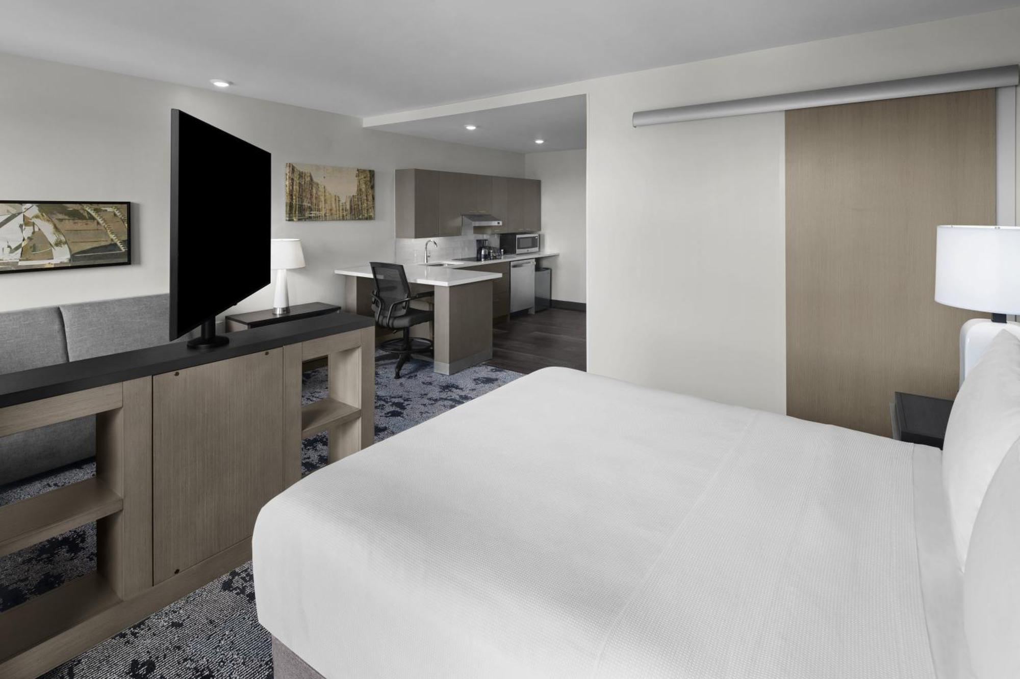 Hyatt House Raleigh Downtown/Seaboard Station Hotel Стая снимка