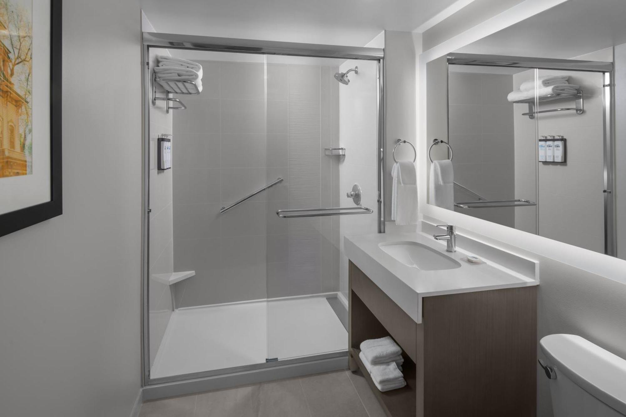 Hyatt House Raleigh Downtown/Seaboard Station Hotel Стая снимка